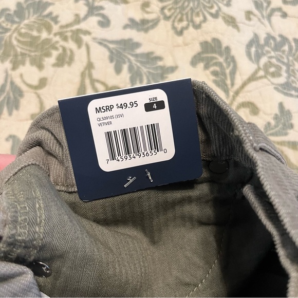 GAP Olive Green Corduroy Jean Shorts - Picture 3 of 3